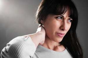 Emakume baten osteochondrosis cervikala