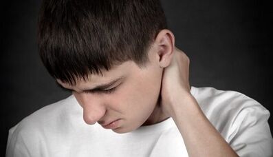 Nola agertzen da zerbikala osteokondrosia gizonengan